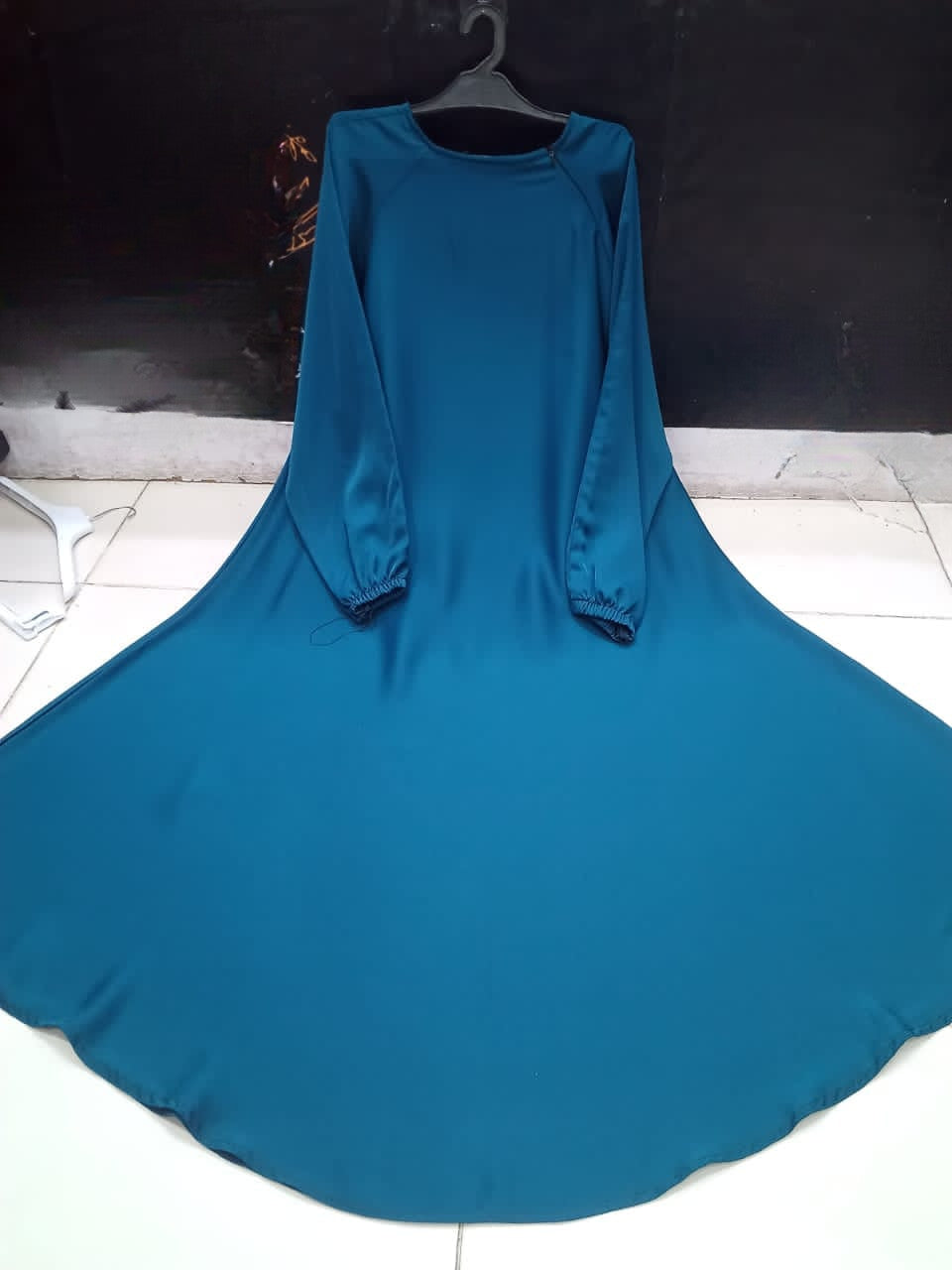 Premium Imported Nida Fabric Maxi Abaya – High-Quality Loose Fit Flare Gown