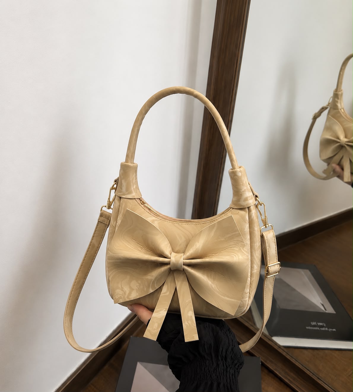 Elegant Bow Shoulder Bag with Marbled Texture - Lightweight Crossbody Purse