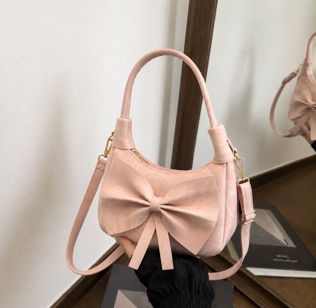 Elegant Bow Shoulder Bag with Marbled Texture - Lightweight Crossbody Purse