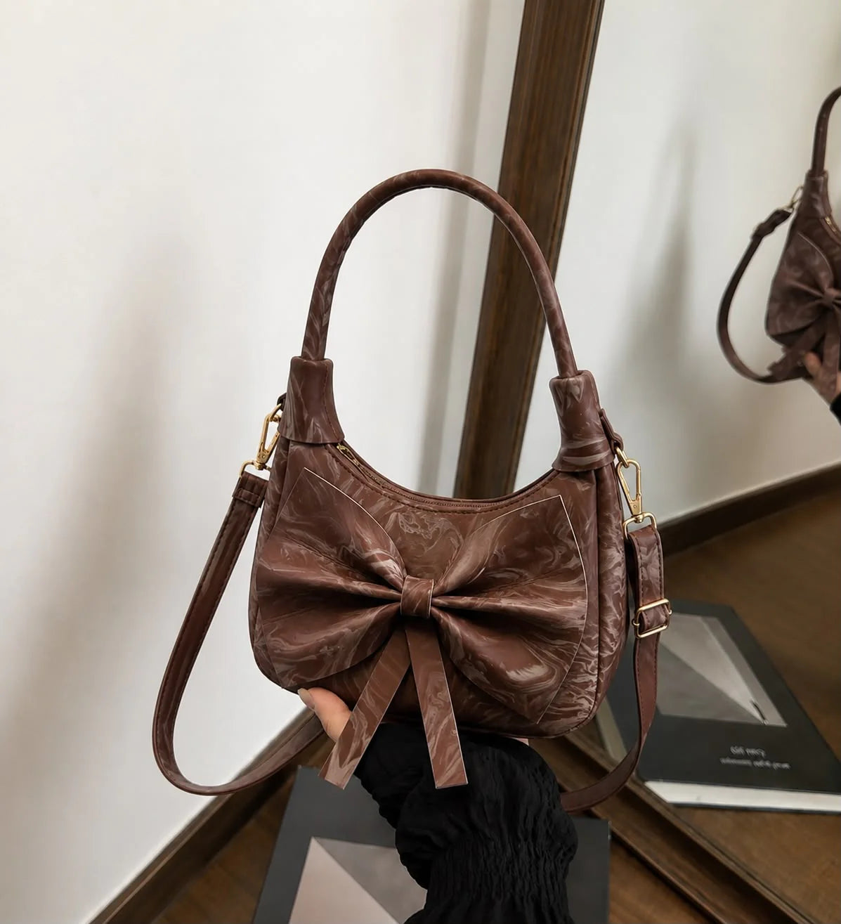Elegant Bow Shoulder Bag with Marbled Texture - Lightweight Crossbody Purse