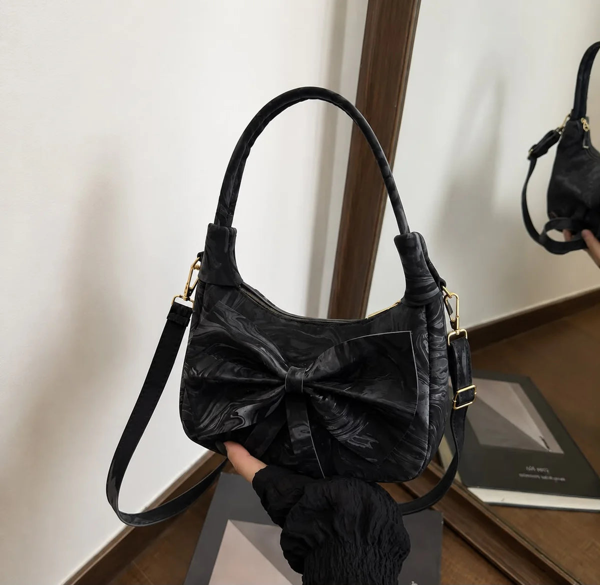 Elegant Bow Shoulder Bag with Marbled Texture - Lightweight Crossbody Purse