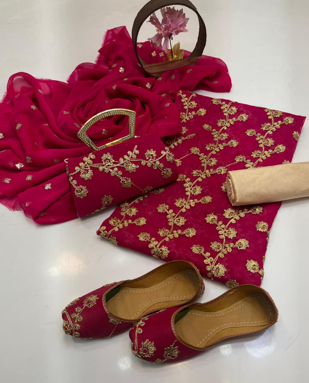 5-Piece Premium Embroidered Festive Suit with Matching Khussa & Clutch – Grand Bazar