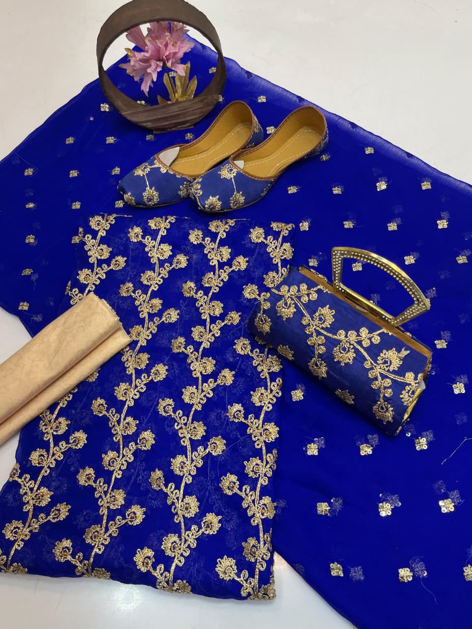 5-Piece Premium Embroidered Festive Suit with Matching Khussa & Clutch – Grand Bazar