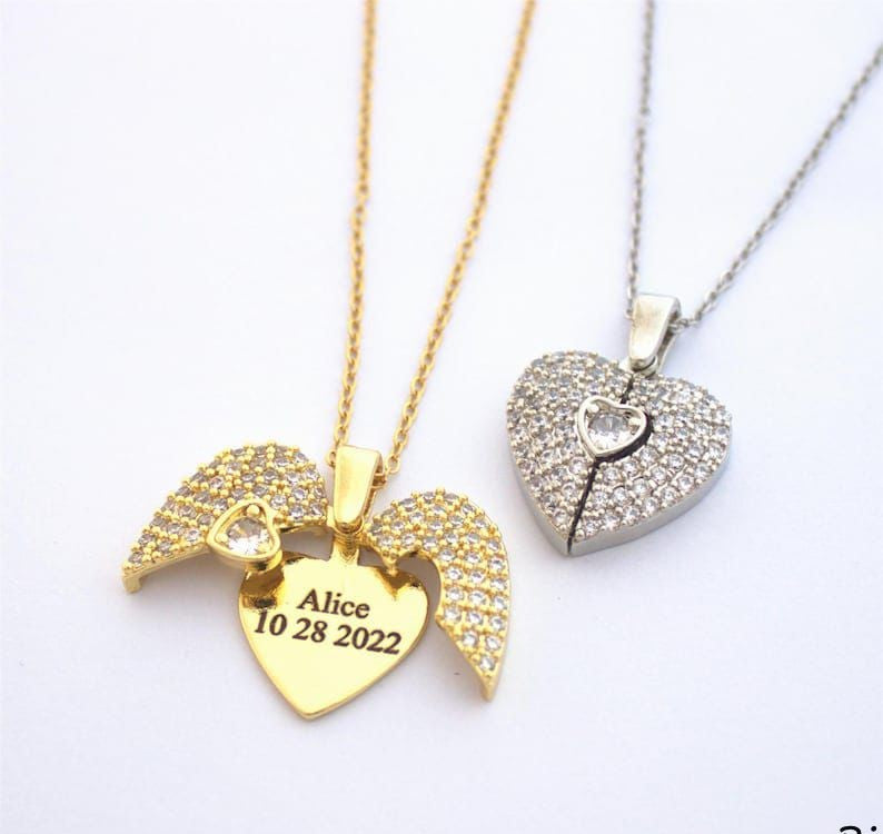 Fancy Delicate Design Locket Set for Her