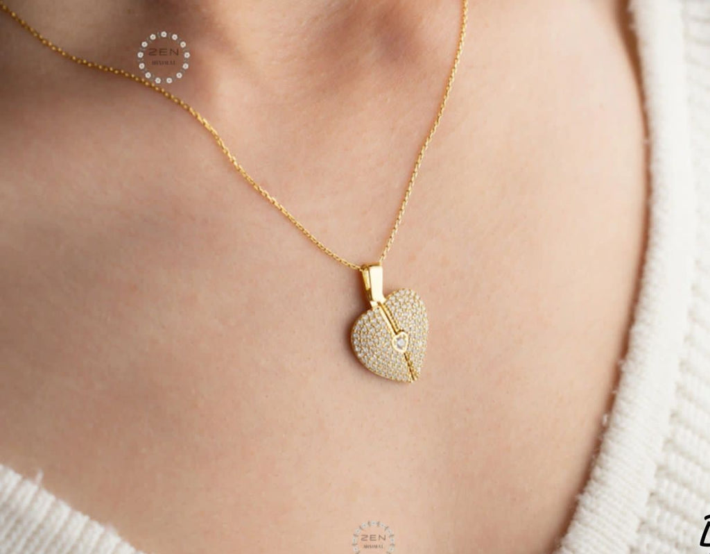 Fancy Delicate Design Locket Set for Her