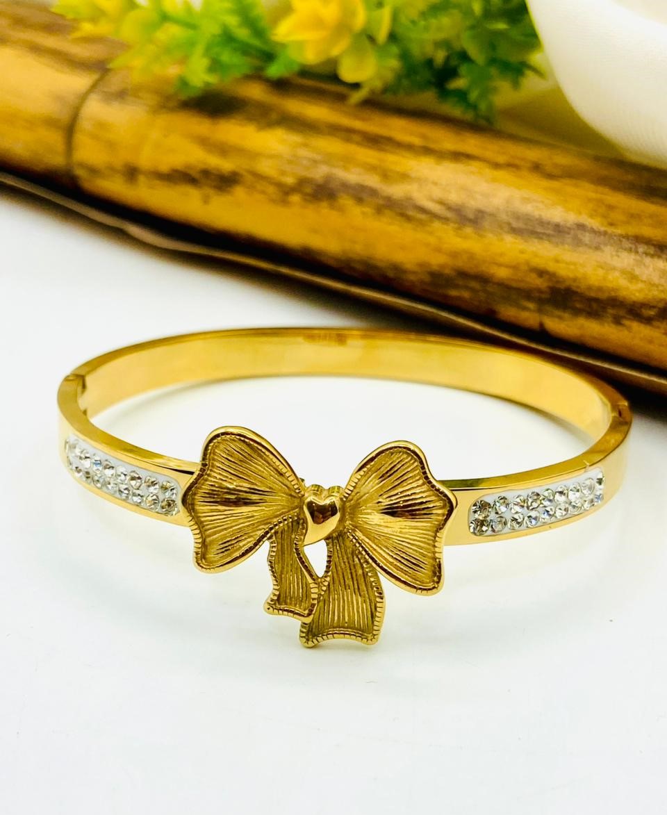Fancy Butterfly Design Stainless Steel Zircon Stones Hand Cuff for Her