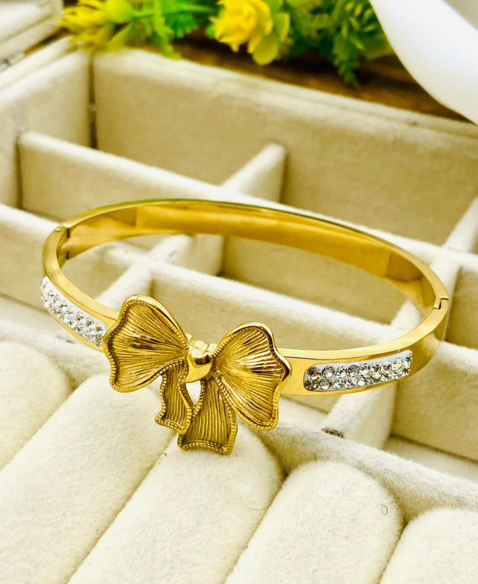 Fancy Butterfly Design Stainless Steel Zircon Stones Hand Cuff for Her
