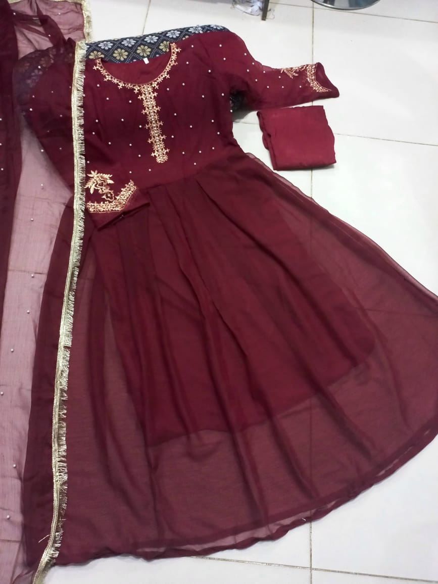 Ready to Wear Embroidered Pearl-Detailed Chiffon Long Maxi 3-Piece Set