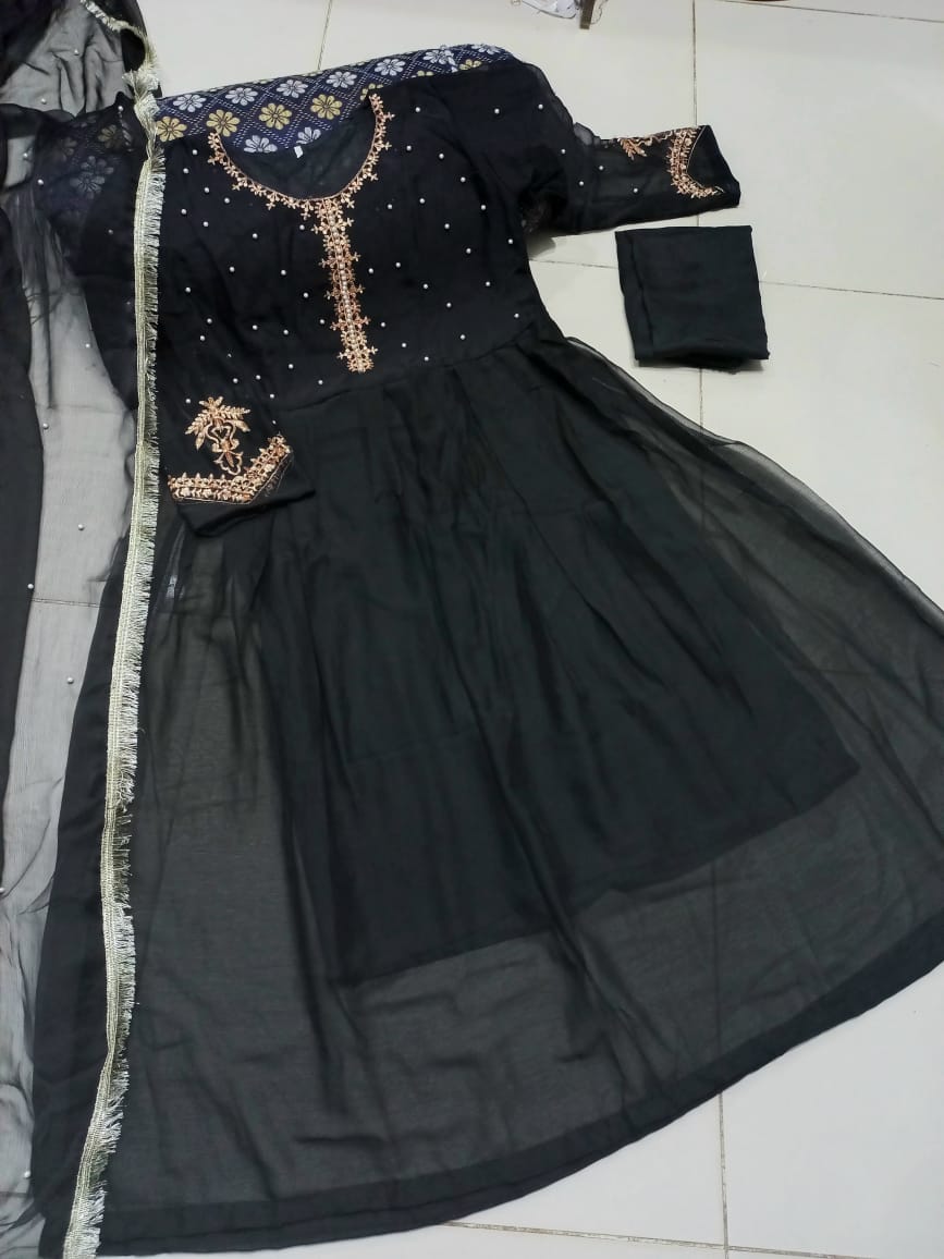 Ready to Wear Embroidered Pearl-Detailed Chiffon Long Maxi 3-Piece Set
