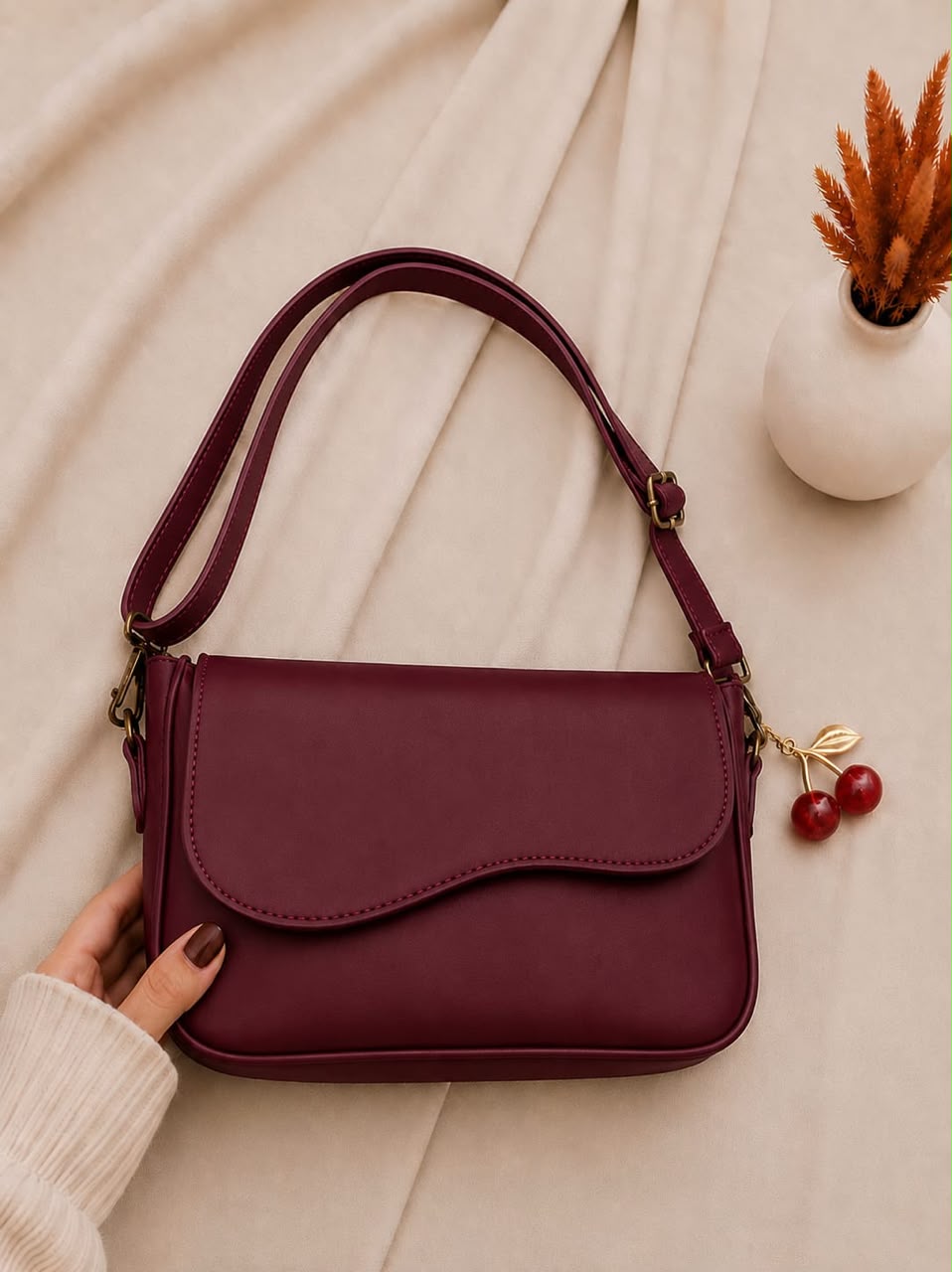 Cute & Stylish High-Capacity Handbag with Side Details