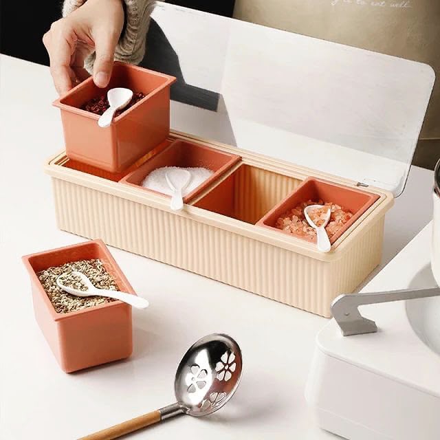 4 Portions Detachable Spice Rack with Transparent LID and 4 Spoons
