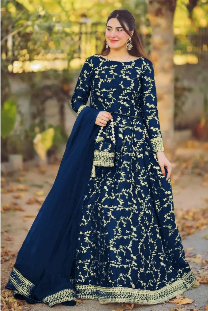 Ready to Wear 4 Piece Embroidered Top with Long Flare Skirt, Dupatta & Potli