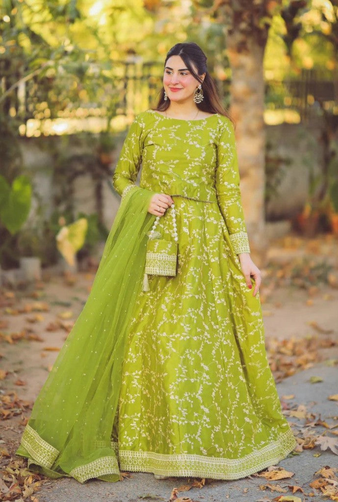Ready to Wear 4 Piece Embroidered Top with Long Flare Skirt, Dupatta & Potli