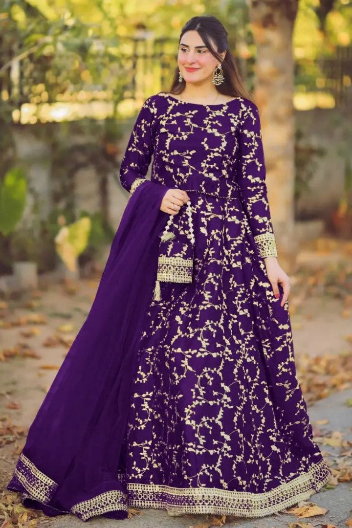 Ready to Wear 4 Piece Embroidered Top with Long Flare Skirt, Dupatta & Potli
