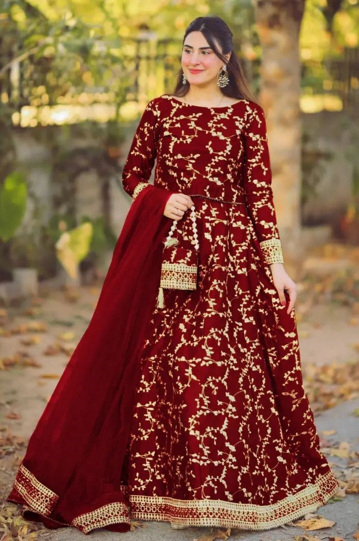 Ready to Wear 4 Piece Embroidered Top with Long Flare Skirt, Dupatta & Potli
