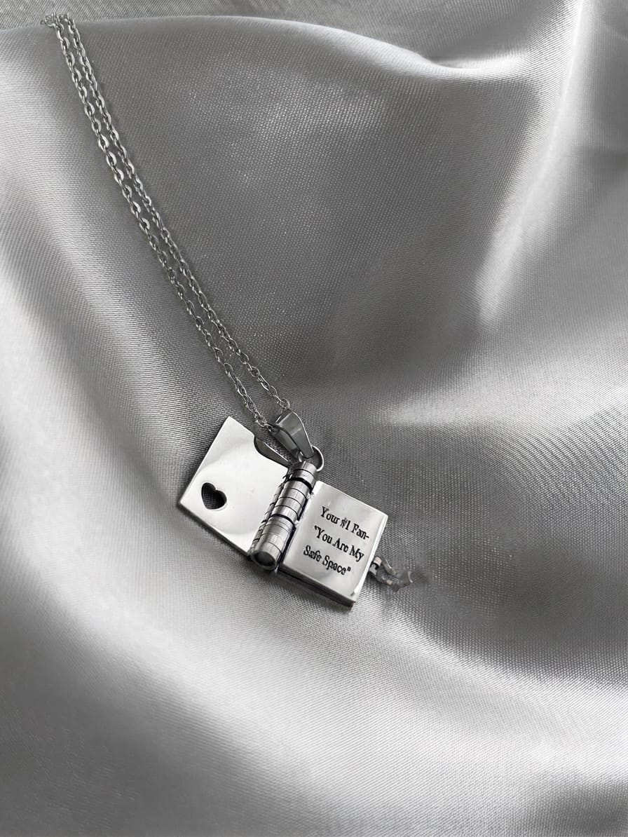 Personalized Engraved "I Love You" Book Necklace for Daughter – Custom 6-Page Openable Locket
