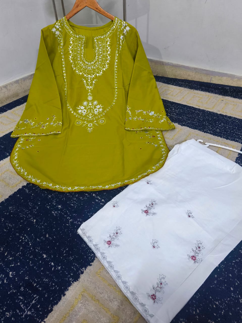 Ready to Wear Elegant Embroidered Bareeza Cotton Farshi Shalwaar Co-Ord Set