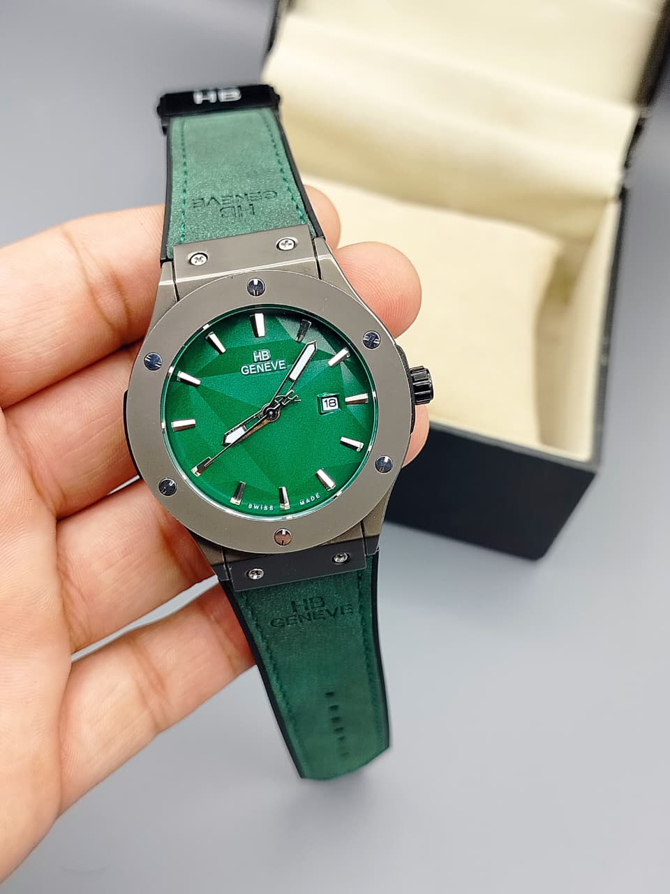 Luxury New Model Watch – Working Date & Master Lock Strap