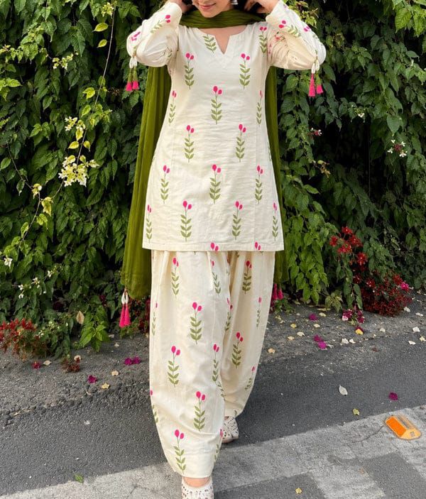 Trending 3-Piece Digital Printed Doria Lawn Farshi Shalwar Suit – Dori Work