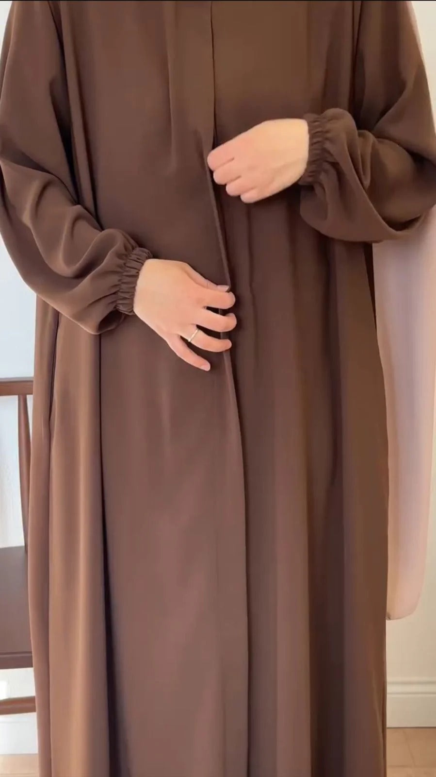 Rosette Flow Premium Quality Wool Peach Abaya