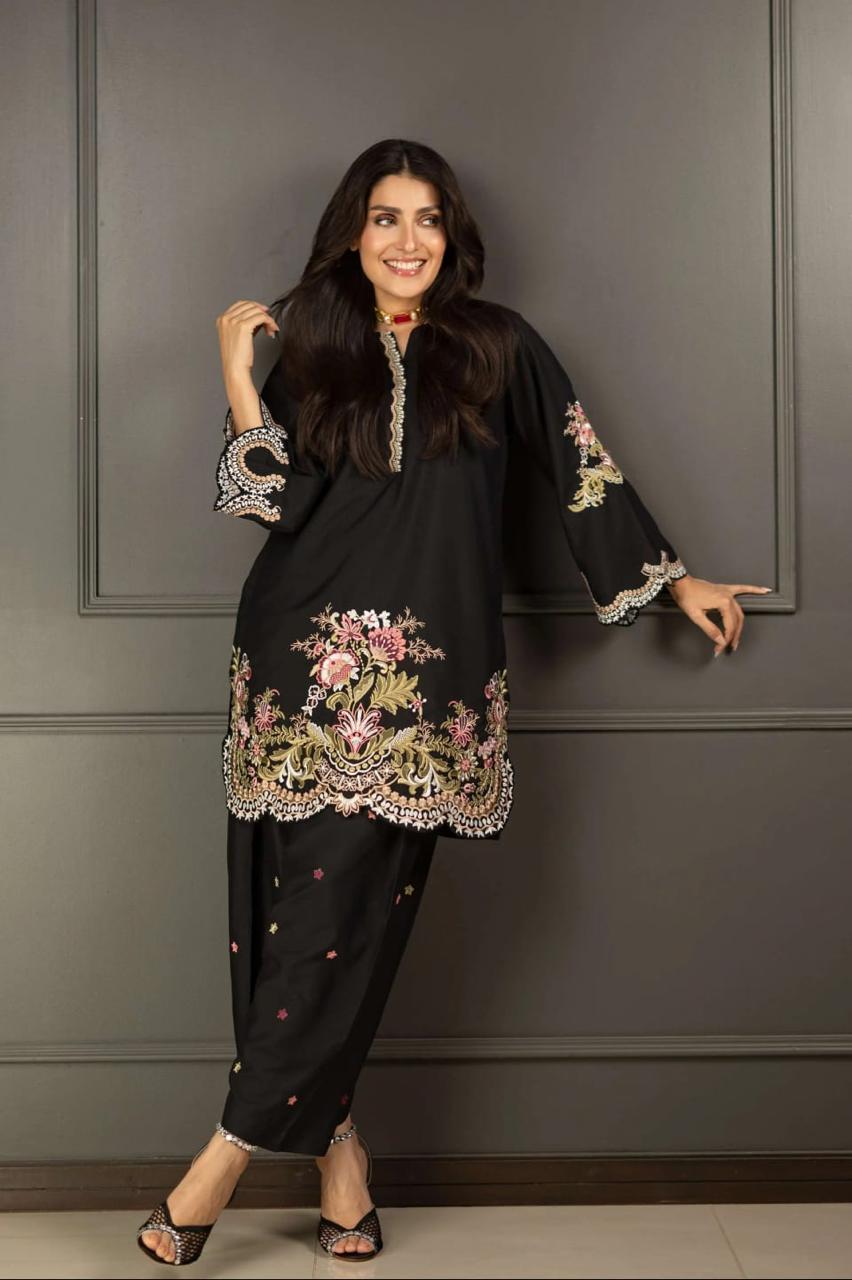 2-Piece Dhanak Embroidered Winter Suit
