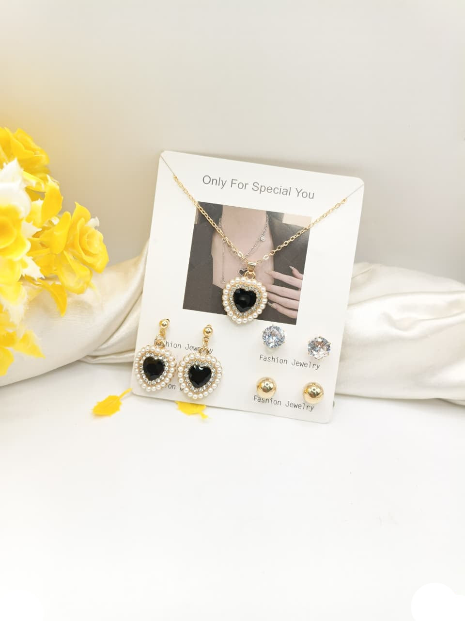 Fancy China Heart Jewellery Set for Her