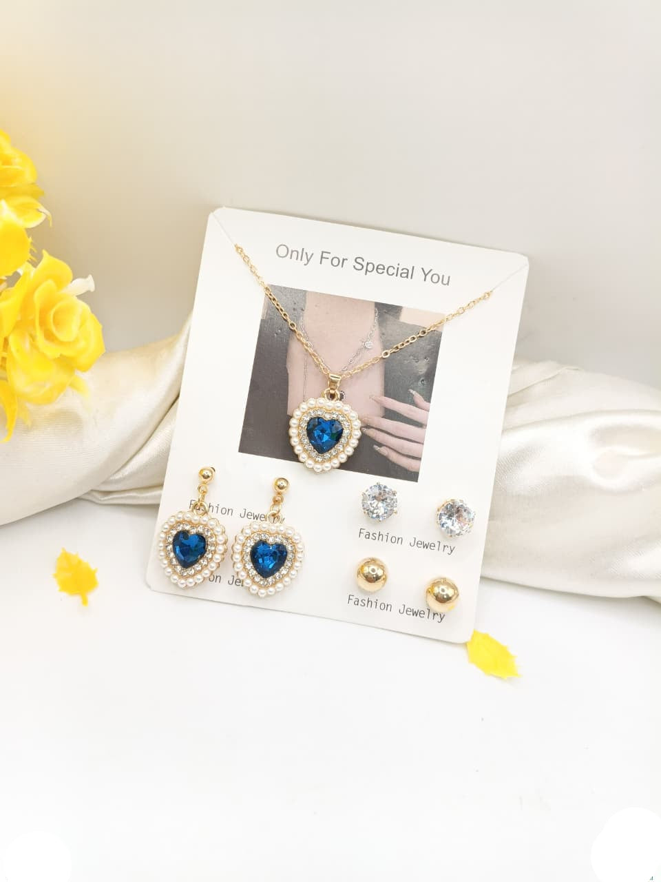 Fancy China Heart Jewellery Set for Her