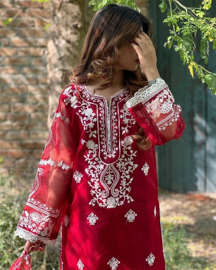 Ready to Wear 3-Piece Embroidered Organza Suit with Crepe Inner & Dupatta