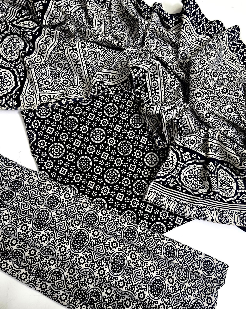 Traditional Allover Print Black & white Ajrak Cotton 3-Piece Unstitched Suit | Cultural Sindhi Print Dress