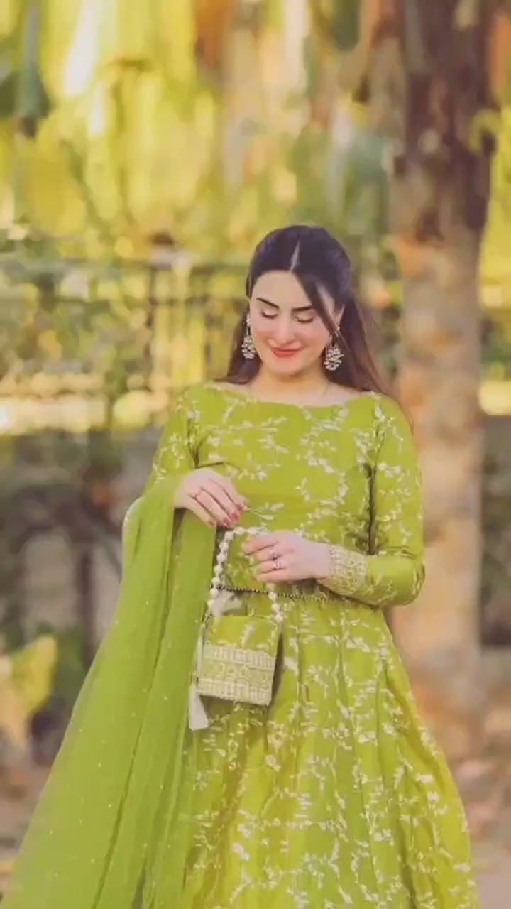 Ready to Wear 4 Piece Embroidered Top with Long Flare Skirt, Dupatta & Potli